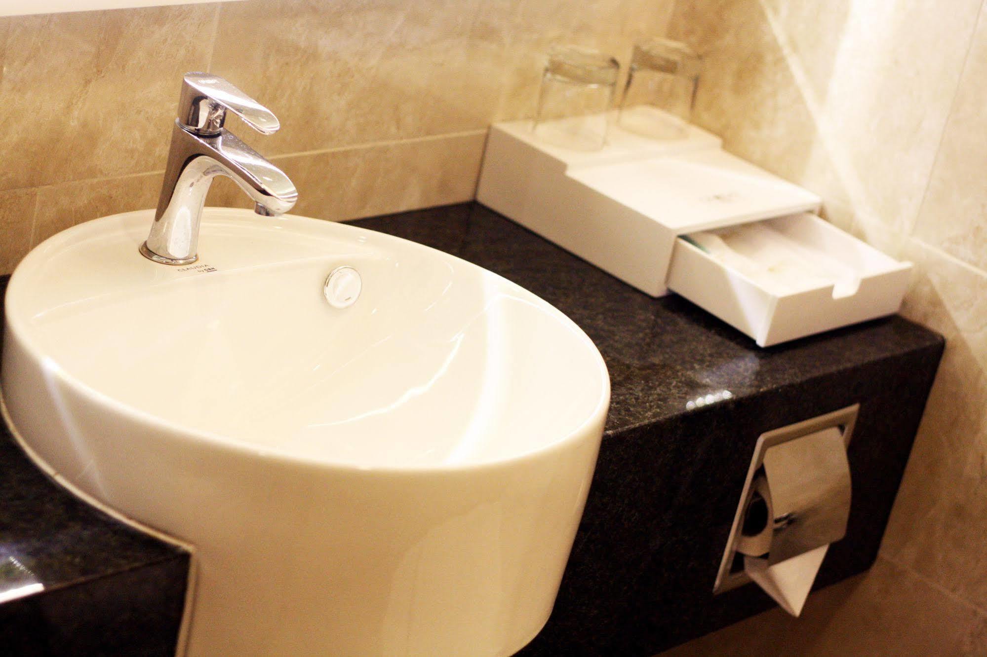 Geobay Hotel Johor Bahru Extérieur photo