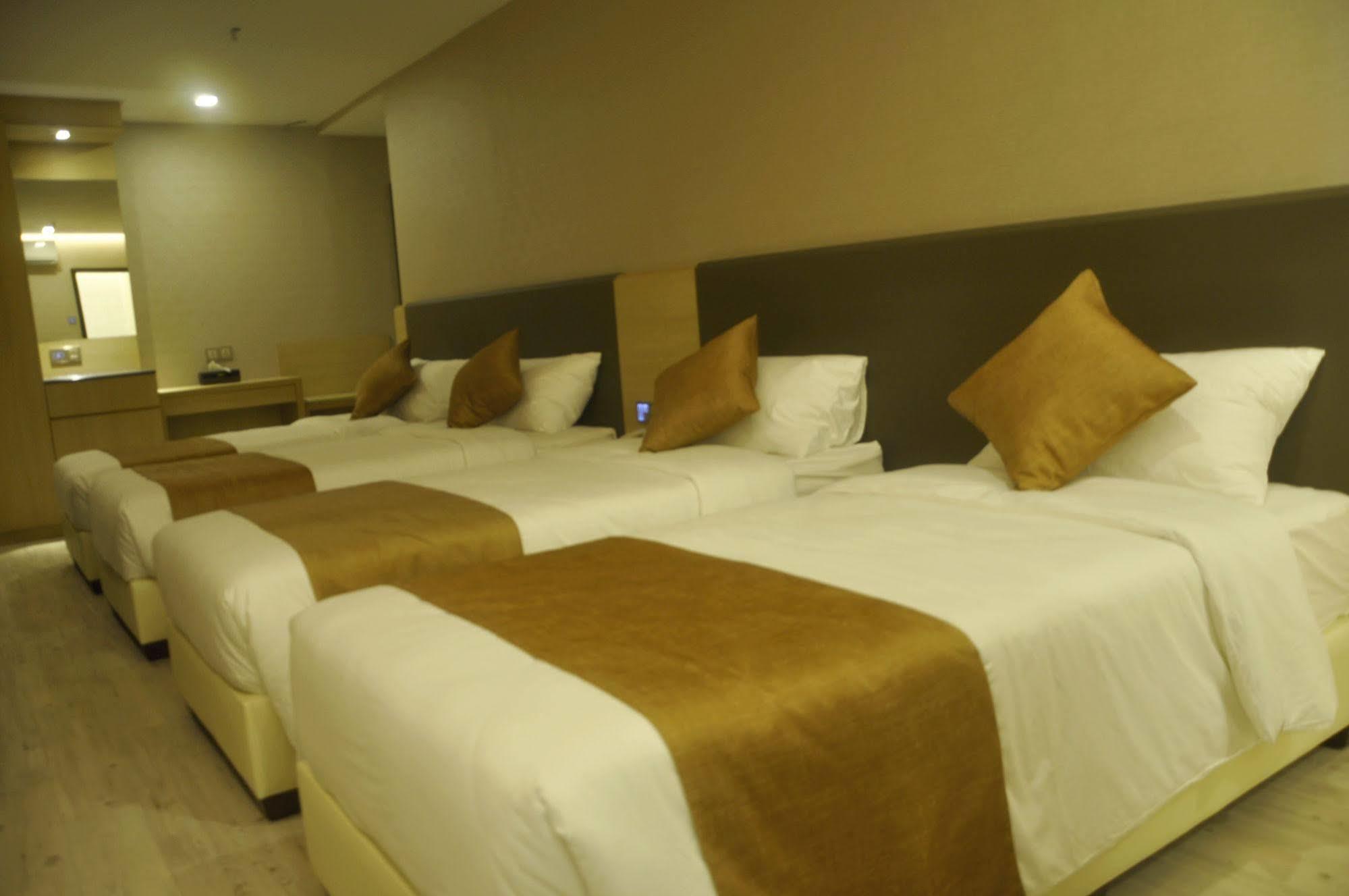 Geobay Hotel Johor Bahru Extérieur photo
